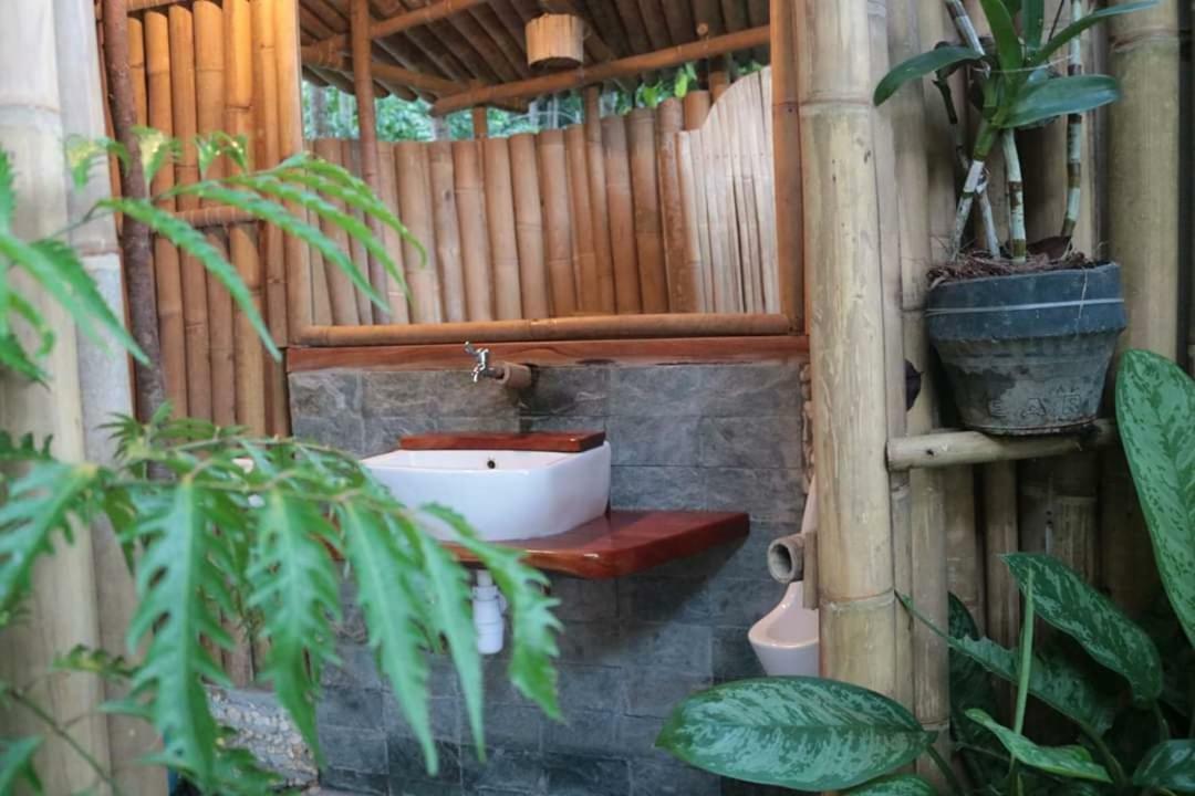 Deluxe Bamboo House By The River 호텔 로복 외부 사진